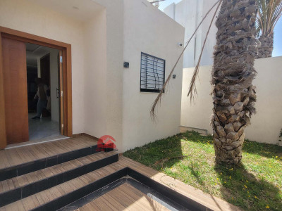 VILLA MEUBLÉE À VENDRE EN ZONE TOURISTIQUE DJERBA ZT - RÉF V701